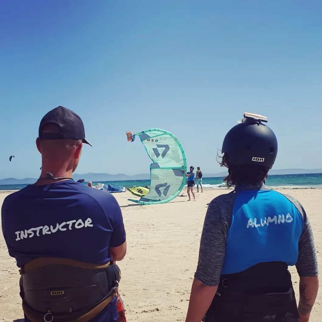 Kitesurf School In Tarifa - een autonome kitesurfer worden