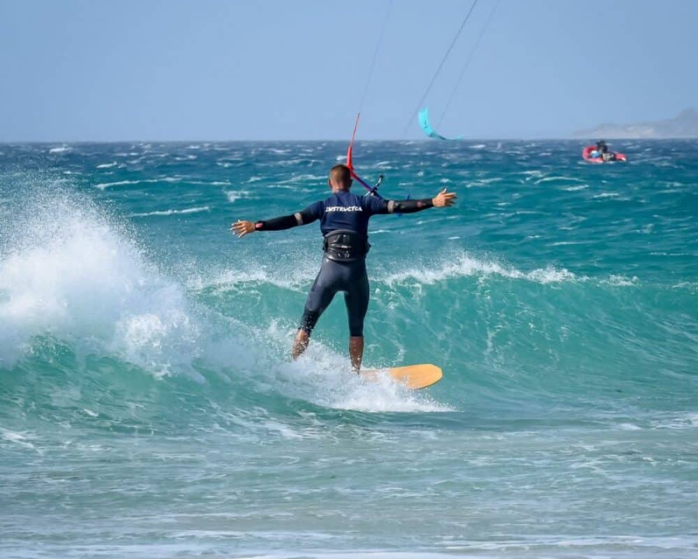 Tiki Kitesurf lessons