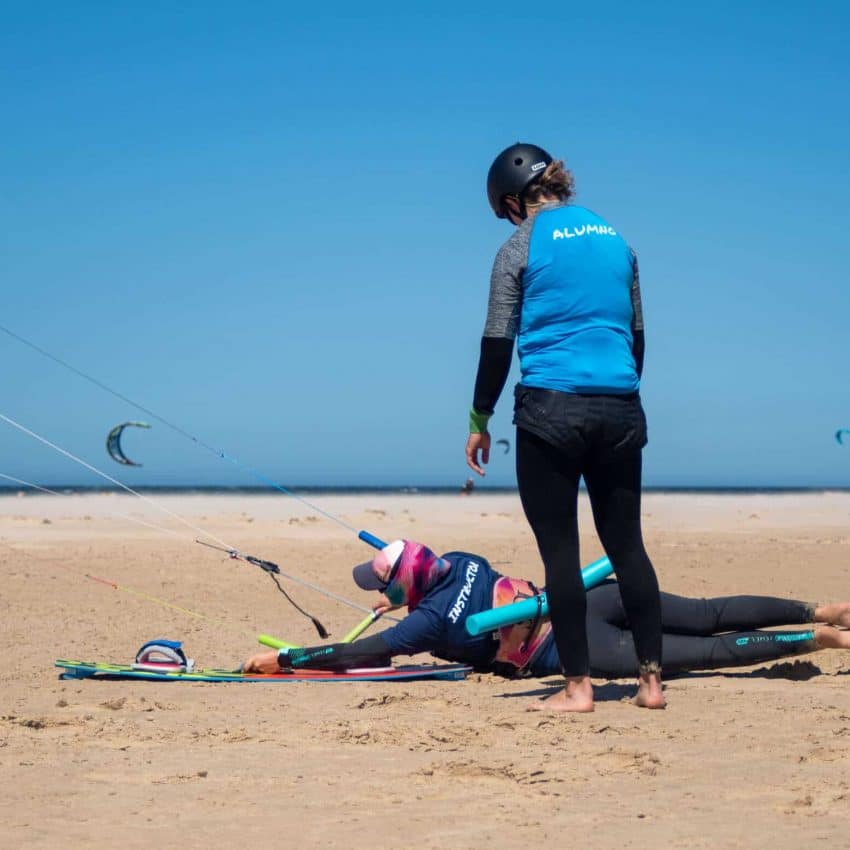 apprendre la Nage tractée kitesurf