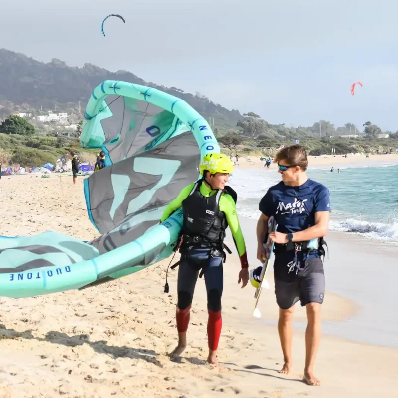Maxime – kitesurfinstructeur in Tarifa